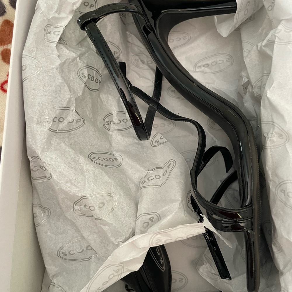 Sandals - Picture 3 of 5